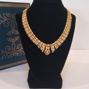 Vintage Monet gold tone necklace